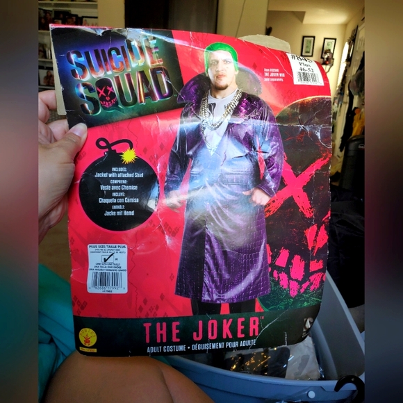 THE JOKER Suicide Squad Costume Adult PLUS 46-52 - Rubies - NEW - Picture 1 of 3